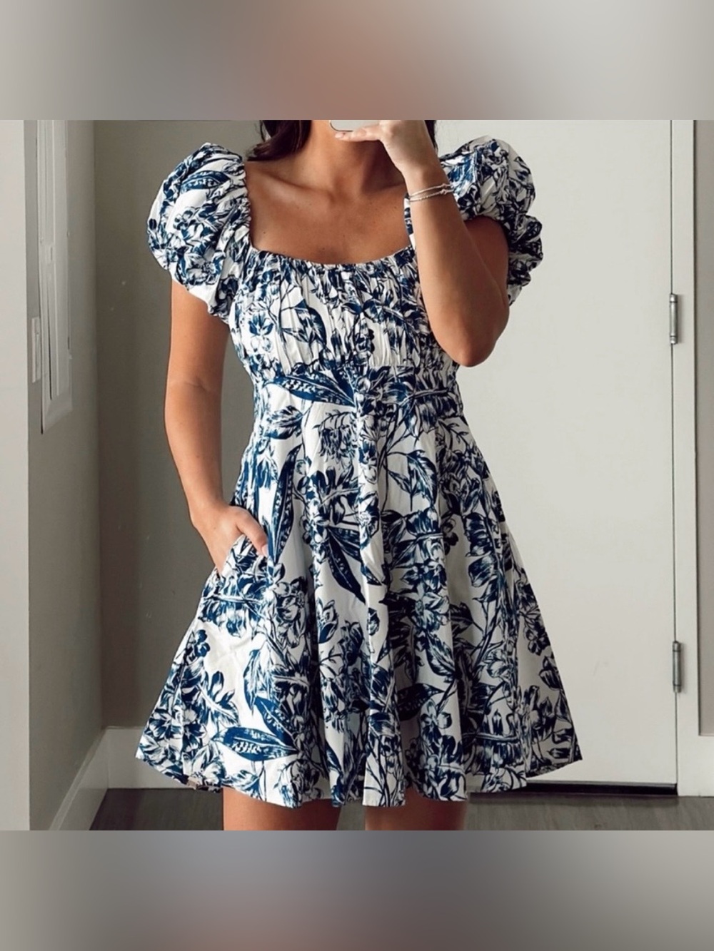 ABERCROMBIE & FITCH | Blue and White Puff Sleeve Mini Babydoll Dress | M